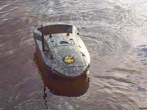 Rent a luxury Bait Boat for your carp fishing holiday at Estate